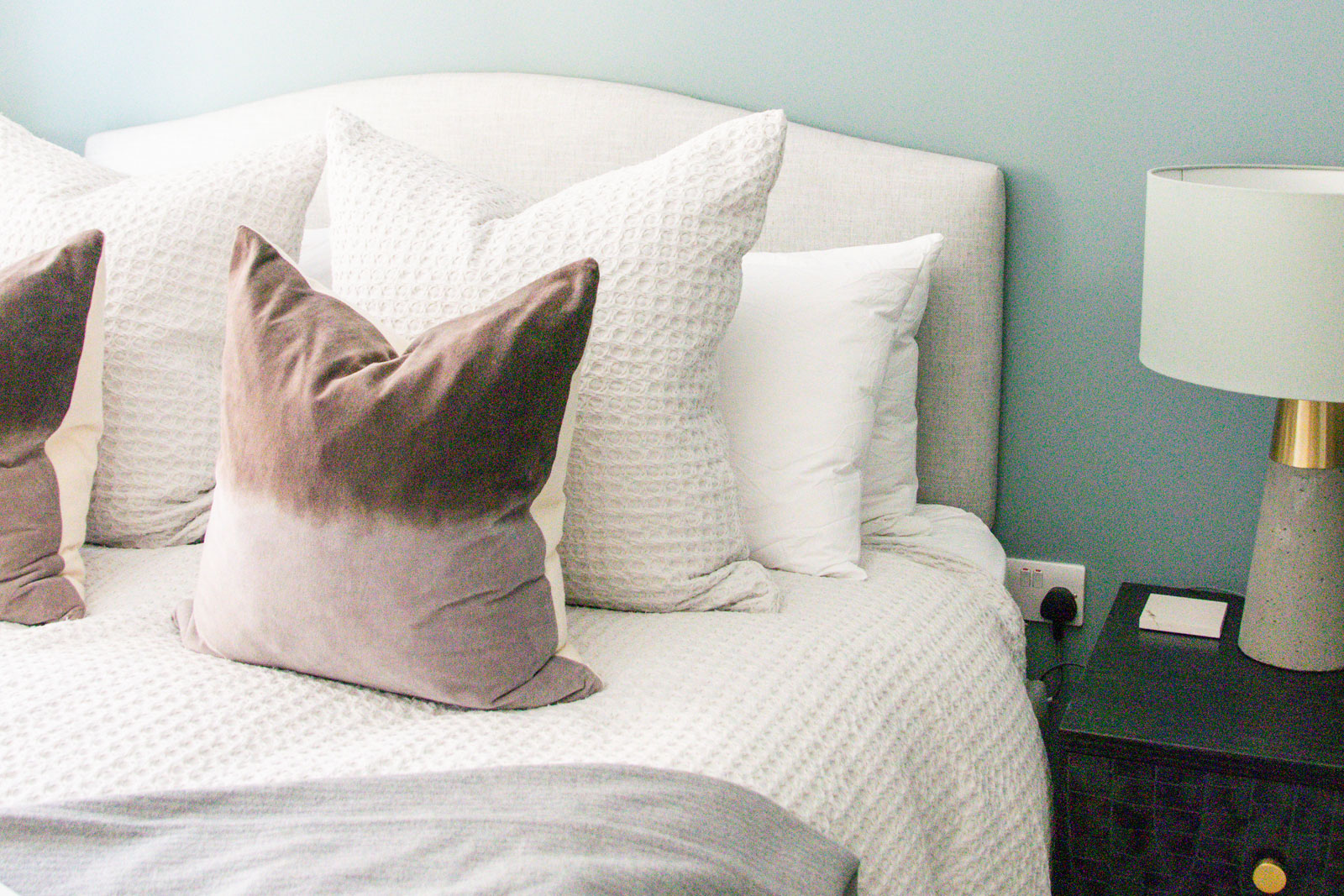 cushions, cushion, bed cushions, bed styling, sofa styling, cushion style, cushion obsessed